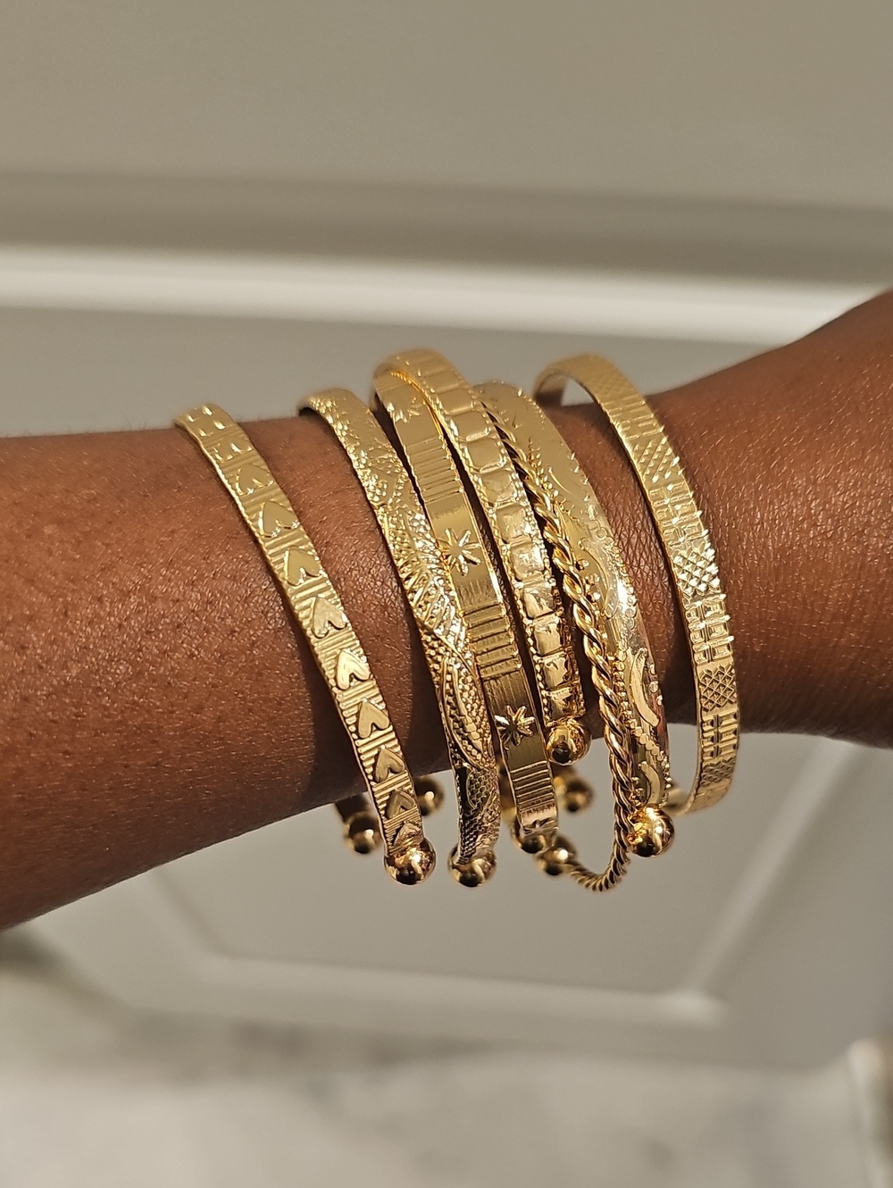 Gold-Tone Women's Bangle Bracelet Set - Elegant Layered Design